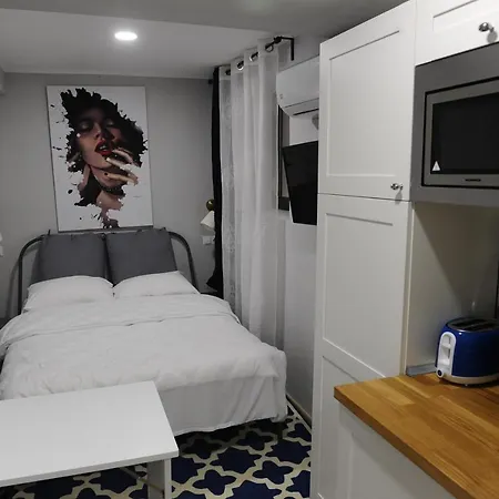 Aparthotel Heights Center 3*