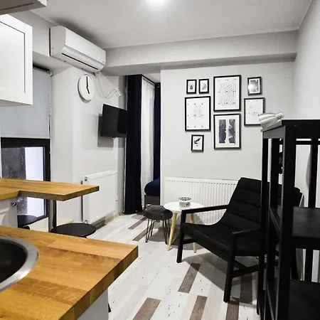 Aparthotel Heights Center 3*
