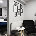 Heights Center 3*