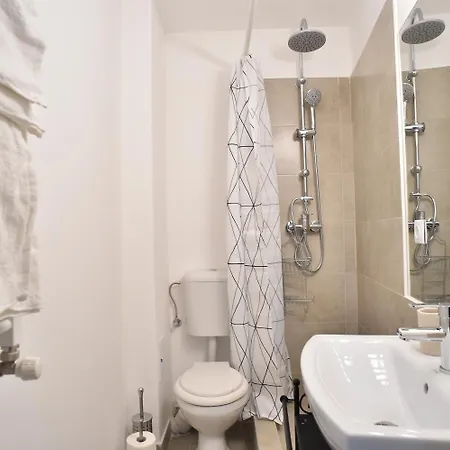 Apartahotel Heights Center 3*