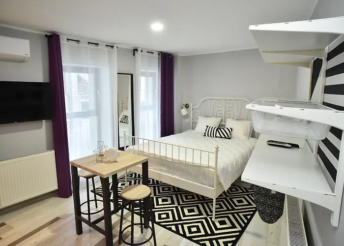 Apartahotel Heights Center 3*